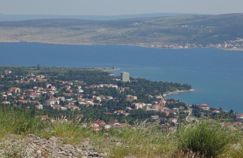 Starigrad House | Snug Holiday Home in Starigrad with Private Garden