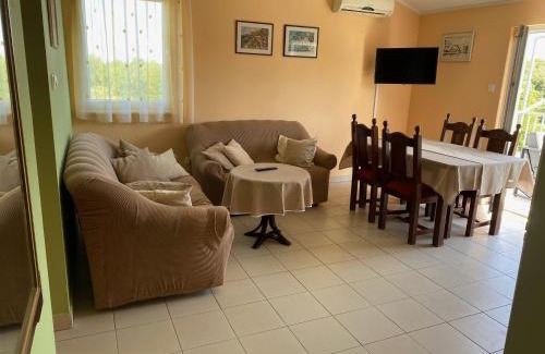 Janjina Apartment | Someplace Apartments