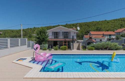 Trilj Villa | Spacious villa for 10 with a big private pool