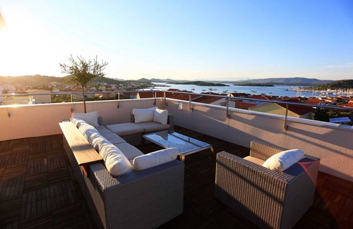 Susica Apartment | Spectacular Villa Art Gallery