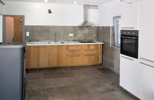 Jehnici Apartment | Splendid Poreč Holiday Home With Swimming Pool