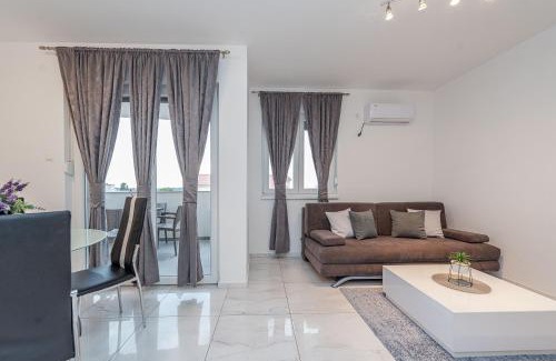 Novalja Apartment | Star 5 modern & centrally ap for 4