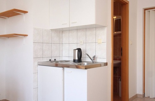 Duce Apartment | Studio flat with balcony and sea view Duće, Omiš (AS-7532-c)
