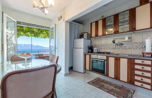 Sucuraj Apartment | Stunning apartment in Sucuraj with WiFi