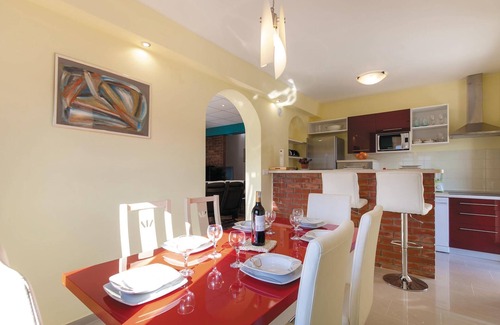 Omis House | Stunning home in Tugare
