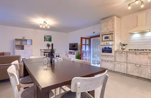 Jadreski House | Stunning private villa for 6 people with WIFI, A/C, private pool, TV, terrace and pets allowed