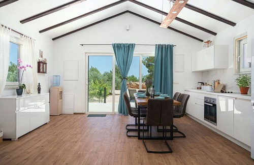 Srima Villa | "The 7th Heaven" resort villa with pool