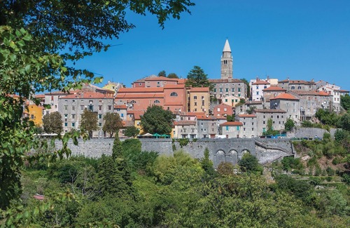 Snasici House | This beautiful semi-detached house in traditional Istrian style is comfortably furnished.