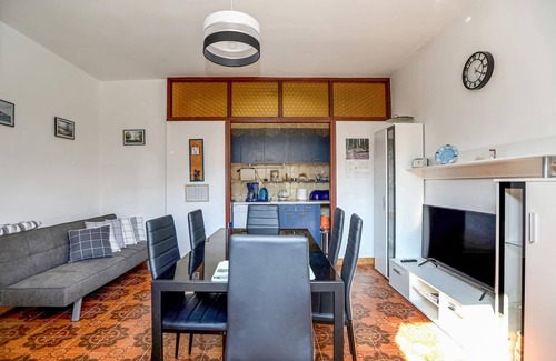 Jadrija Apartment | This simply and functionally furnished holiday apartment is located on the ground floor.