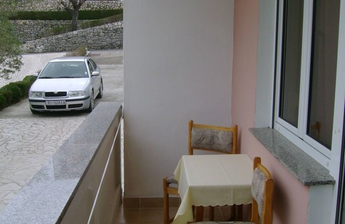 Palit Apartment | Three bedroom apartment with terrace Palit, Rab (A-14610-a)