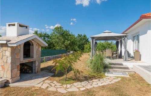 Imotski House | Three-Bedroom Holiday Home In Vinjani Gornji