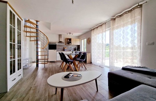 Bilice House | Tolles Ferienhaus mit Pool Maisonette in Kroatien