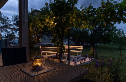 Rudine Apartment | Tranquil and Stylish Apartment Kastel Novi - Studio Apartment with Garden