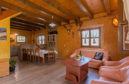 Brod Moravice House | Tranquil Holiday Home in Kvarner with Jacuzzi