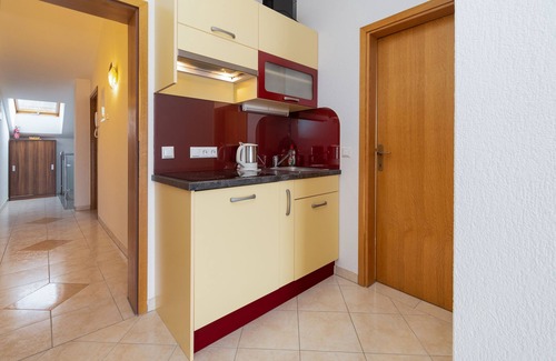 Klenovica Apartment | Two bedroom apartment with terrace and sea view Klenovica, Novi Vinodolski (A-20556-b)