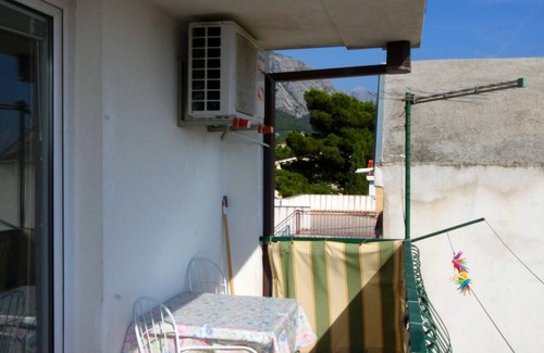 Ratac Apartment | Two bedroom apartment with balcony and sea view Makarska (A-6729-a)