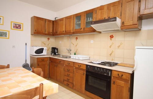 Ratac Apartment | Two bedroom apartment with balcony and sea view Makarska (A-6759-a)