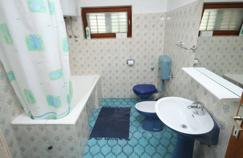 Ratac Apartment | Two bedroom apartment with balcony and sea view Makarska (A-6759-a)