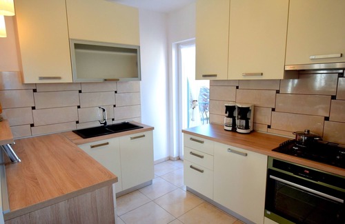 Porat Apartment | Two bedroom apartment with balcony and sea view Porat, Krk (A-19348-b)
