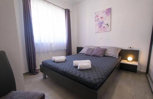 Porat Apartment | Two bedroom apartment with terrace Porat, Krk (A-20444-c)