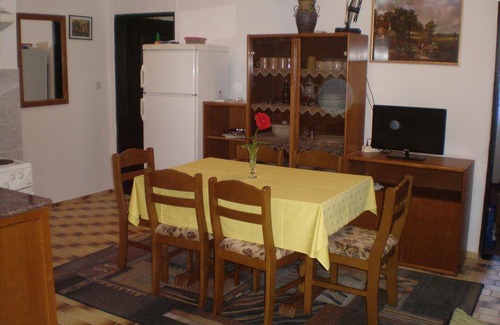 Cove Makarac (Milna) Apartment | Two bedroom apartment with terrace Milna, Brač (A-14961-a)