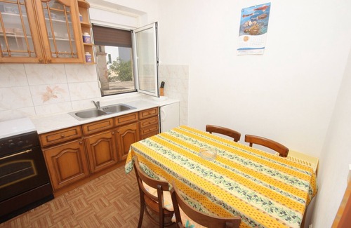 Veli Rat Apartment | Two bedroom apartment near beach Veli Rat, Dugi otok (A-437-b)