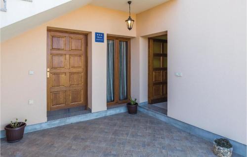 Zbandaj Apartment | Two-Bedroom Apartment In Porec