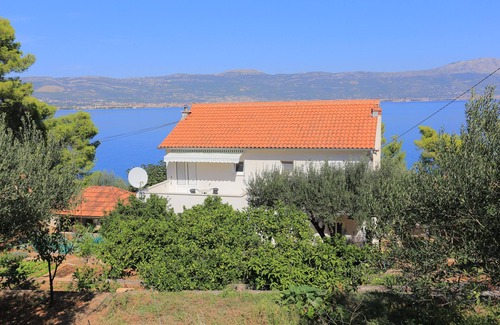 Slatine Apartment | Two bedroom apartment near beach Slatine, Čiovo (A-7274-a)