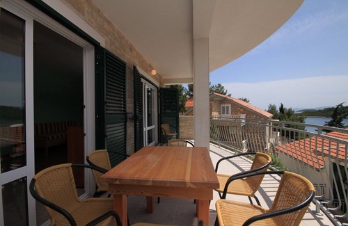 Cove Basina (Jelsa) Apartment | Two bedroom apartment near beach Basina, Hvar (A-8754-b)