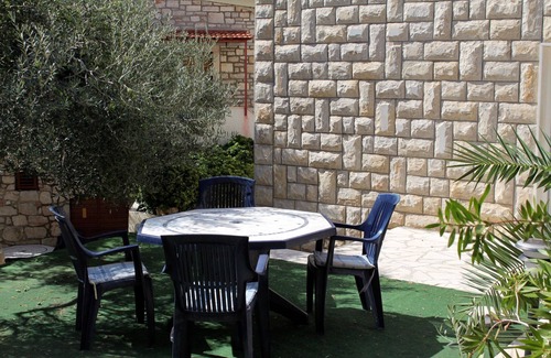 Gdinj Apartment | Two bedroom apartment near beach Cove Jedra, Hvar (A-2583-c)