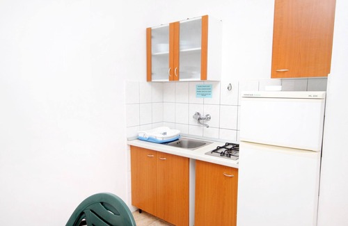 Gdinj Apartment | Two bedroom apartment near beach Cove Jedra, Hvar (A-2583-g)