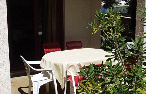 Simuni Apartment | Two bedroom apartment near beach Šimuni, Pag (A-236-a)