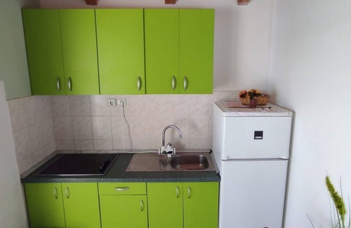 Milna Apartment | Two bedroom apartment near beach Milna, Vis (A-3036-a)