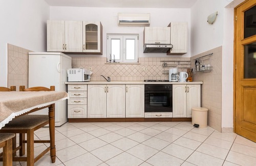 Grebastica Apartment | Two bedroom apartment with terrace and sea view Grebaštica, Šibenik (A-4254-a)