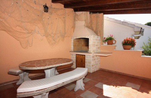 Sutivan Apartment | Two bedroom apartment with terrace and sea view Sutivan, Brač (A-745-a)