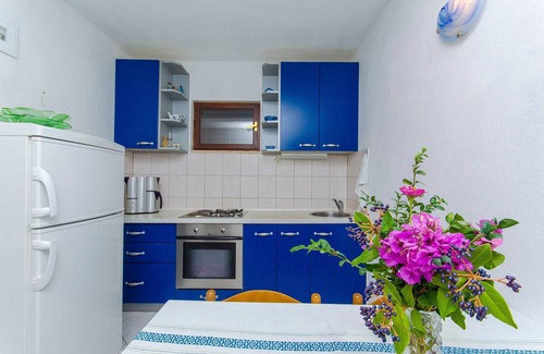 Pisak Apartment | Two bedroom apartment with terrace and sea view Pisak, Omiš (A-2802-b)