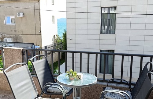 Diklo Apartment | Two bedroom apartment with terrace and sea view Zadar - Diklo, Zadar (A-16369-b)