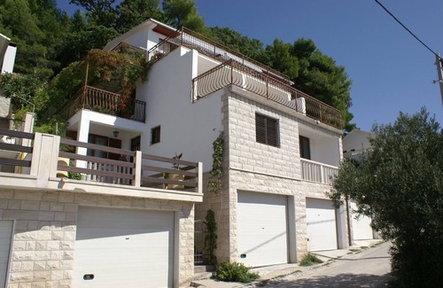Pisak Apartment | Two bedroom apartment with terrace and sea view Pisak, Omiš (A-1011-d)