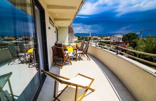 Nin Apartment | Two bedroom apartment with terrace and sea view Nin, Zadar (A-16428-a)