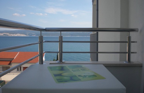 Stanici Apartment | Two bedroom apartment with terrace and sea view Stanići, Omiš (A-2763-c)