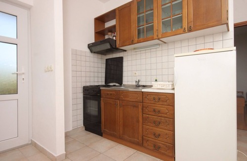 Bozava Apartment | Two bedroom apartment with balcony and sea view Božava, Dugi otok (A-8123-c)