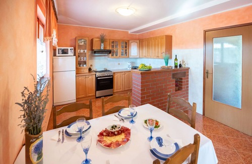 Tinjan House | Vacation home Medica by Interhome