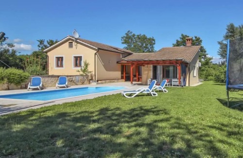 Heki House | Vacation home Villa Simac (PZN215) in Pazin - 6 persons, 3 bedrooms