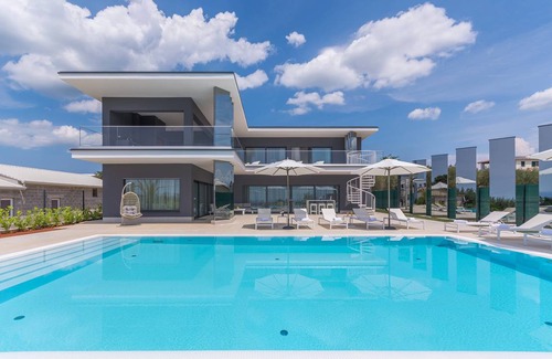 Kastelir Villa | Villa ∙ 10 bedrooms ∙ 20 guests