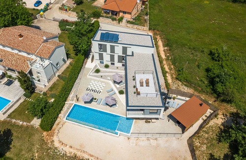 Jadruhi Villa | Villa ∙ 13 bedrooms ∙ 28 guests