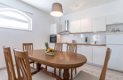 Sutivan Apartment | Villa 2 Pools by Interhome