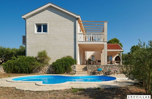 Stari Grad Villa | Villa ∙ 4 bedrooms ∙ 8 guests