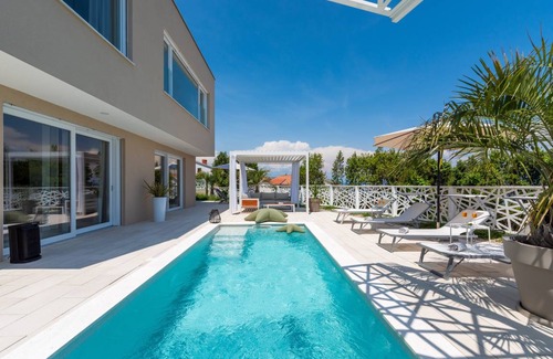 Ravni Villa | Villa ∙ 4 bedrooms ∙ 8 guests