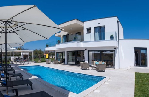 Jehnici Villa | Villa ∙ 4 bedrooms ∙ 8 guests