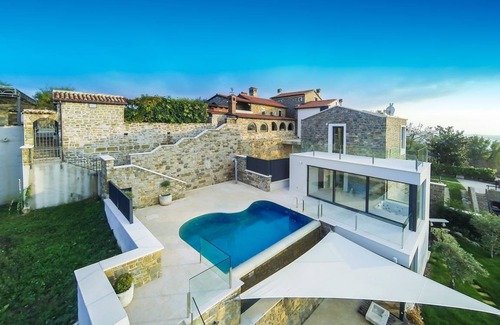 Buje Villa | Villa ∙ 4 bedrooms ∙ 8 guests
